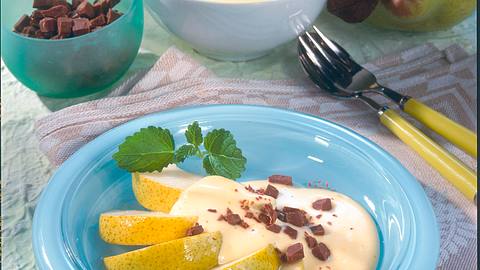 Beschwipste Birnen zu Vanillesoße Rezept - Foto: House of Food / Bauer Food Experts KG