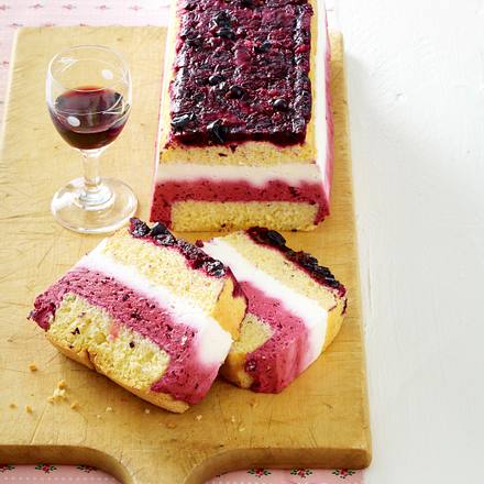 Beschwipster Joghurt-Cassis-Traum Rezept