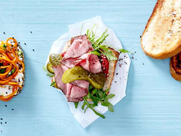Besser-Esser-Schnitte mit Roastbeef und Gurke rezept