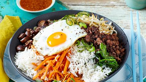 Bibimbap mit Spiegelei - Foto: House of  Food / Bauer Food Experts KG