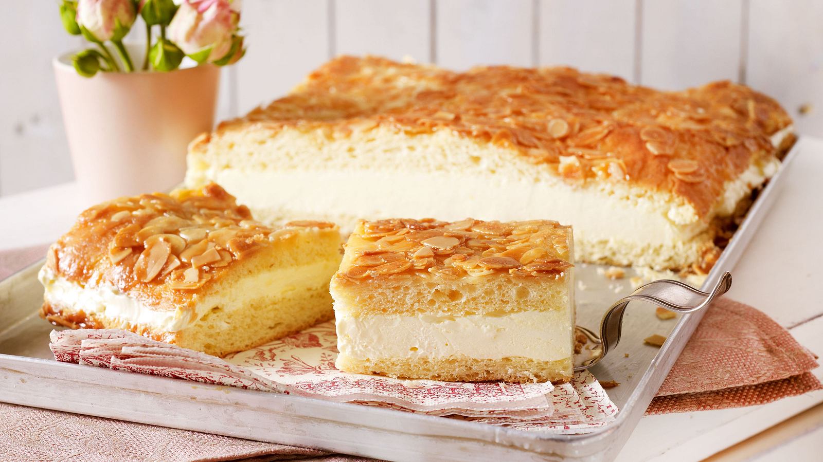 Bienenstich - das klassische Rezept | LECKER