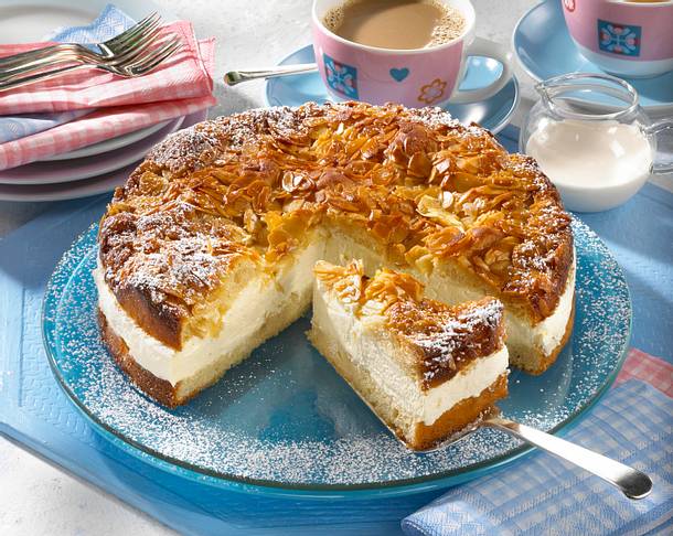 Bienenstich-Torte Rezept Bienenstich-Torte Rezept