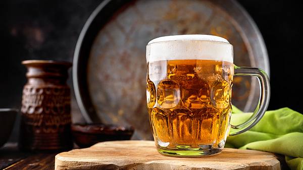 Frisch gebrautes Bier im Glas - Foto: iStock/Yummy pic