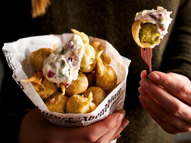 Bierteigbisserl „Es ist ein Ros entsprungen“ Rezept Bierteigbisserl „Es ist ein Ros entsprungen“ Rezept