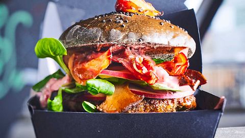 Big Apple Burger mit Rind und Bacon Rezept - Foto: House of Food / Bauer Food Experts KG