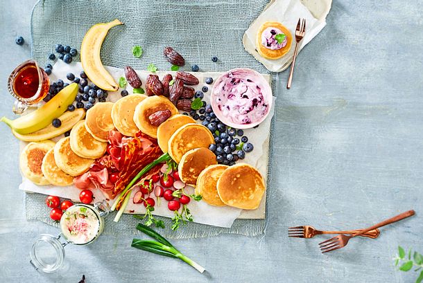 Big-Pancake-Platte mit herzhaften und süßen Toppings Rezept