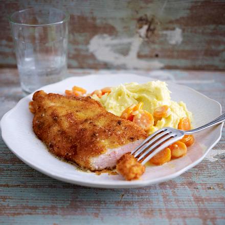 Bio-Hähnchen-Schnitzel mit Sahnemöhren und Kartoffelpüree Rezept