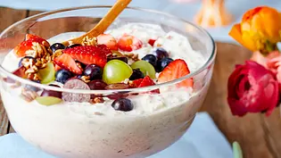 Bircher Müsli mit Früchten Rezept - Foto: LECKER @ Bauer Media Group Bircher Müsli mit Früchten Rezept - Foto: LECKER @ Bauer Media Group