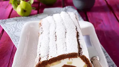 Birne-Helene-Rolle Rezept - Foto: LECKER @ Bauer Media Group