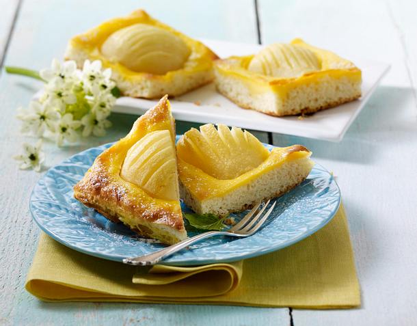 Birnen-Blechkuchen mit Eierguss Rezept Birnen-Blechkuchen mit Eierguss Rezept
