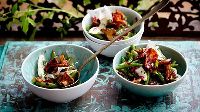 Birnen-Bohnen-und-Schinken-Salat mit Pfifferlingen Rezept - Foto: LECKER @ Bauer Media Group