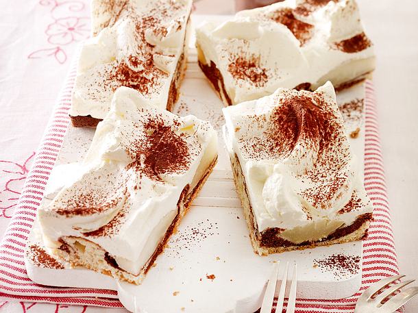 Birnen-Marmorkuchen mit Schmandhaube Rezept Birnen-Marmorkuchen mit Schmandhaube Rezept