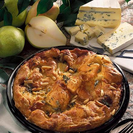 Birnen mit Käse-Brandteighaube Rezept Birnen mit Käse-Brandteighaube Rezept