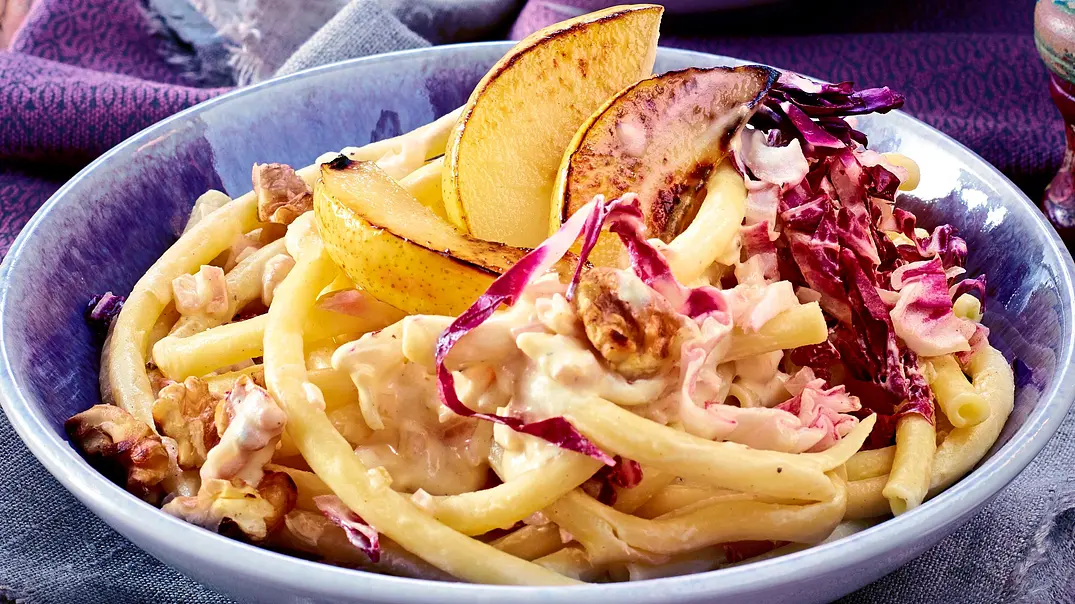 Birnen-Pasta mit Radicchio Rezept - Foto: LECKER @ Bauer Media Group Birnen-Pasta mit Radicchio Rezept - Foto: LECKER @ Bauer Media Group