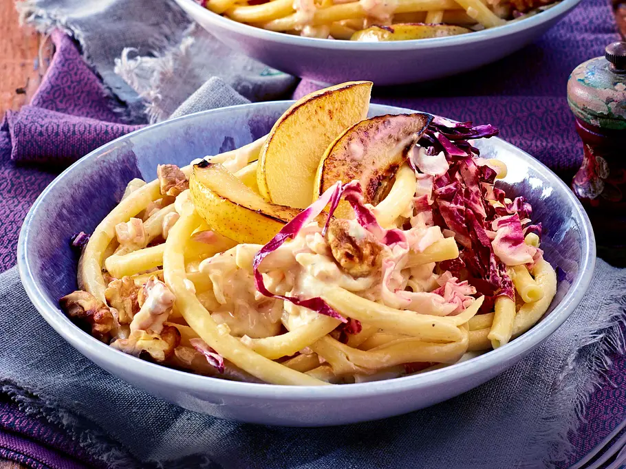 Birnen-Pasta mit Radicchio Rezept Birnen-Pasta mit Radicchio Rezept