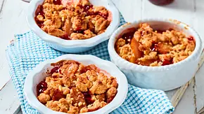 Birnen-Preiselbeer-Crumble Rezept - Foto: LECKER @ Bauer Media Group Birnen-Preiselbeer-Crumble Rezept - Foto: LECKER @ Bauer Media Group