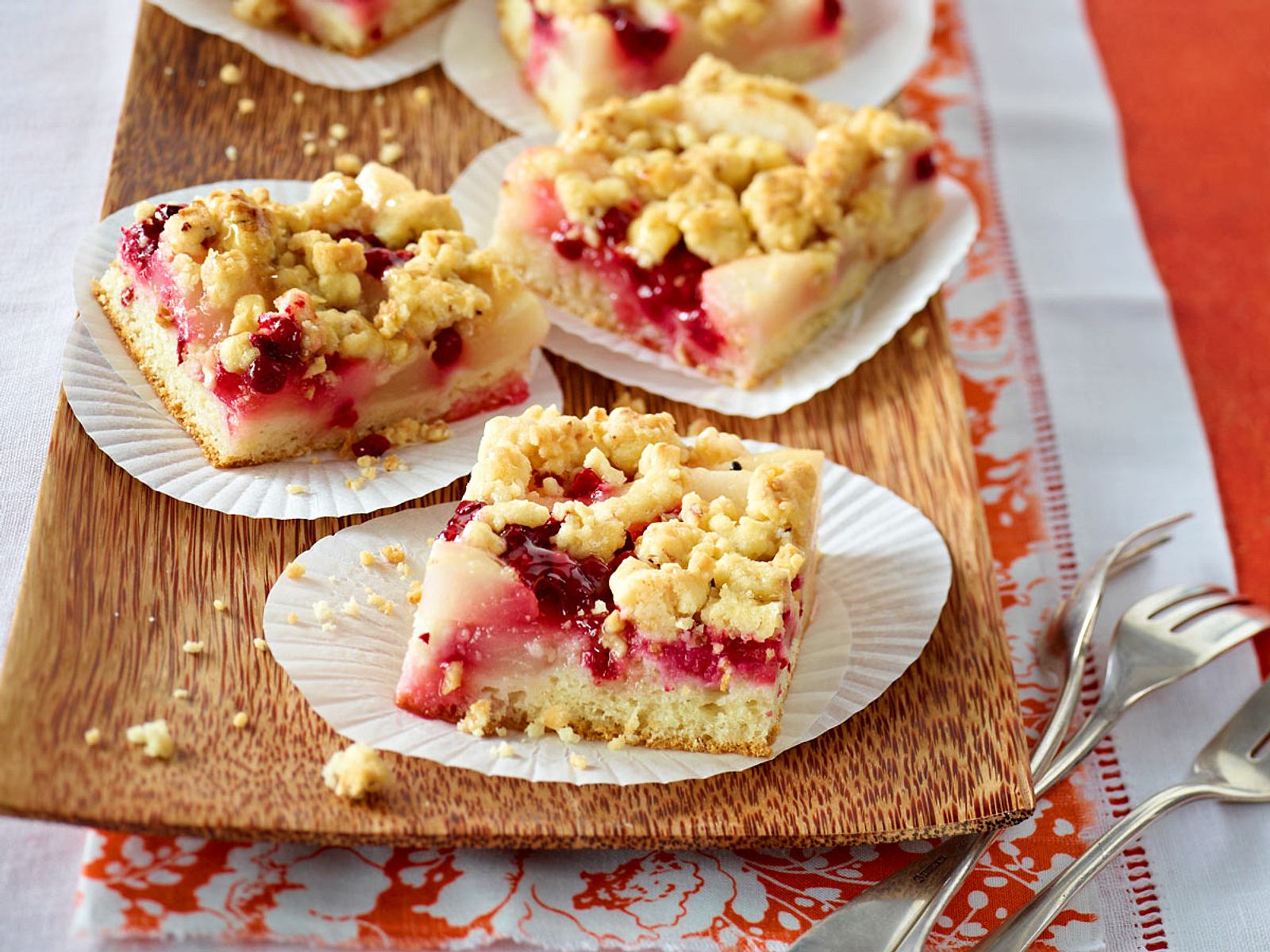 Birnen-Preiselbeer-Kuchen Rezept | LECKER