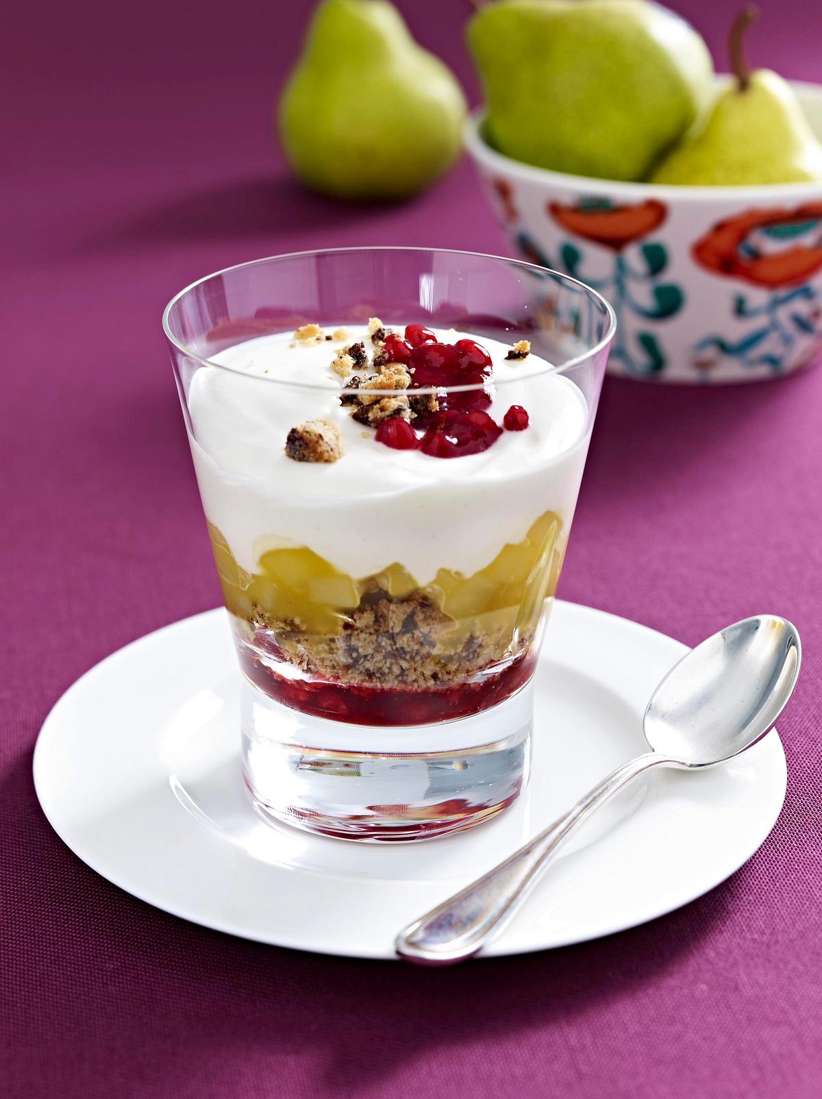 Birnen-Preiselbeer-Trifle Rezept