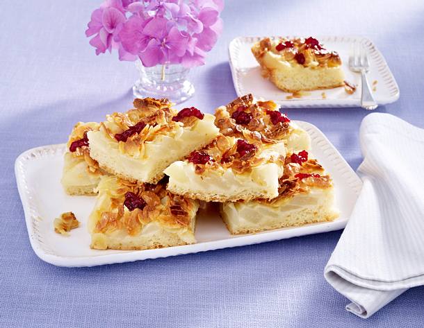 Birnen-Preiselbeerkuchen vom Blech Rezept Birnen-Preiselbeerkuchen vom Blech Rezept