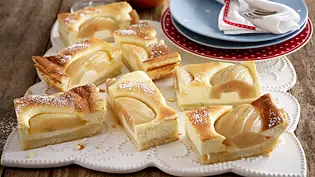 Birnen-Quark-Kuchen vom Blech Rezept - Foto: LECKER @ Bauer Media Group Birnen-Quark-Kuchen vom Blech Rezept - Foto: LECKER @ Bauer Media Group