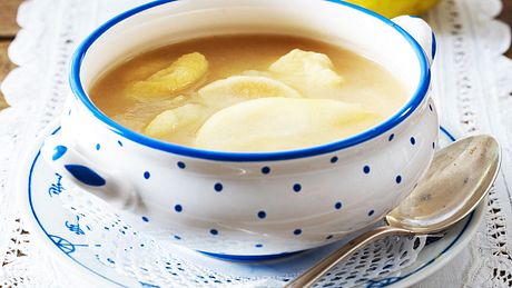 Birnensuppe mit Klacker Klieben Rezept - Foto: House of Food / Bauer Food Experts KG