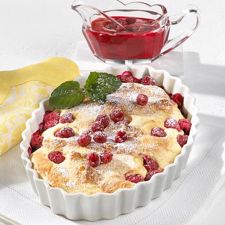 Biskuit-Auflauf mit Himbeeren Rezept