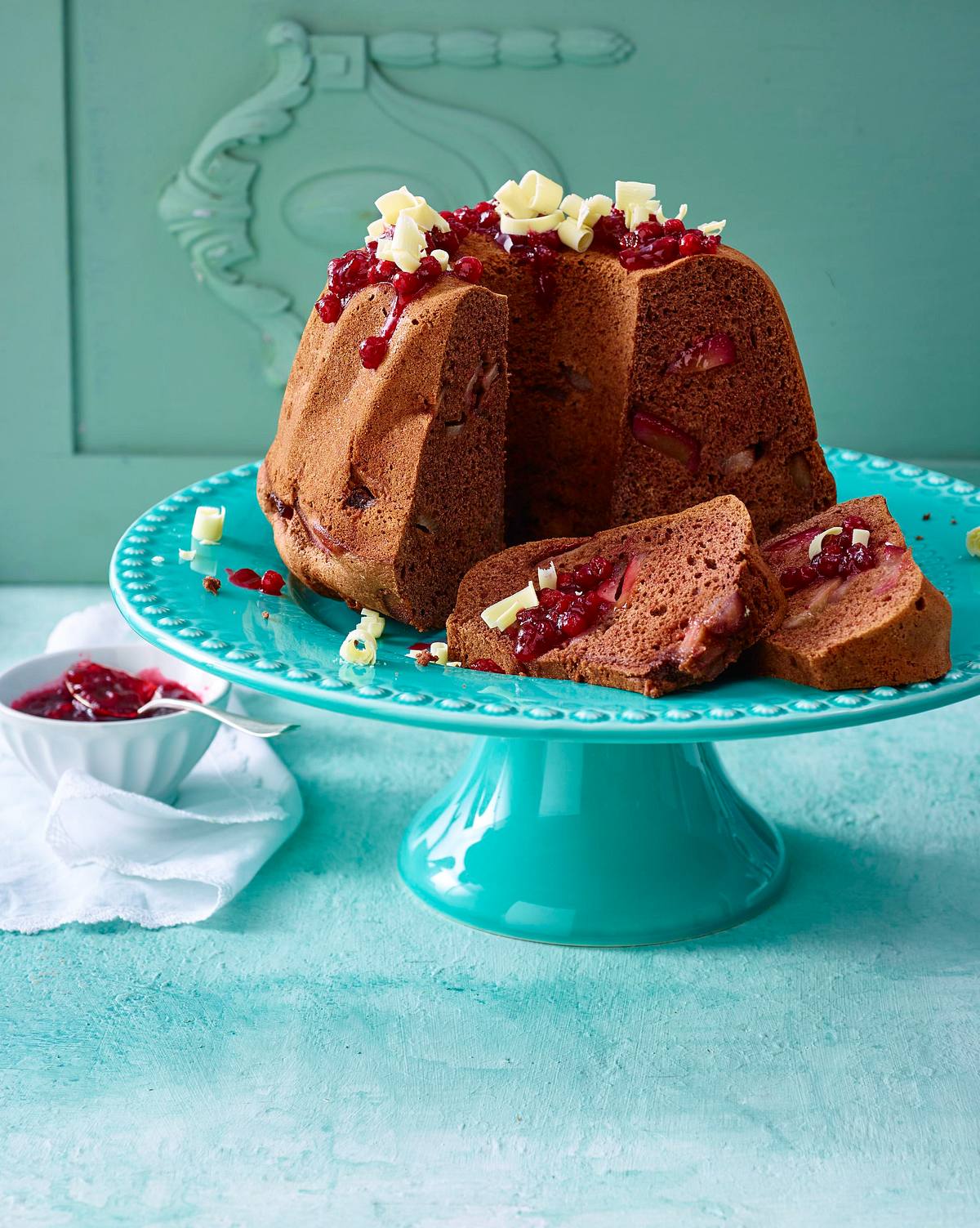 Biskuitgugelhupf mit Birnen Rezept