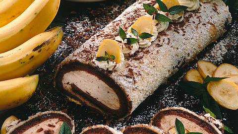 Biskuitrolle mit Bananen-Füllung Rezept - Foto: Neckermann