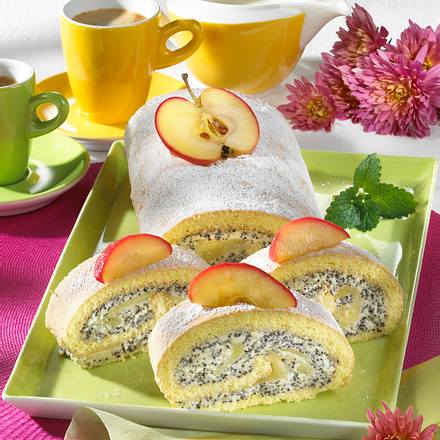 Biskuitrolle mit Mohnsahne und Äpfeln Rezept Biskuitrolle mit Mohnsahne und Äpfeln Rezept