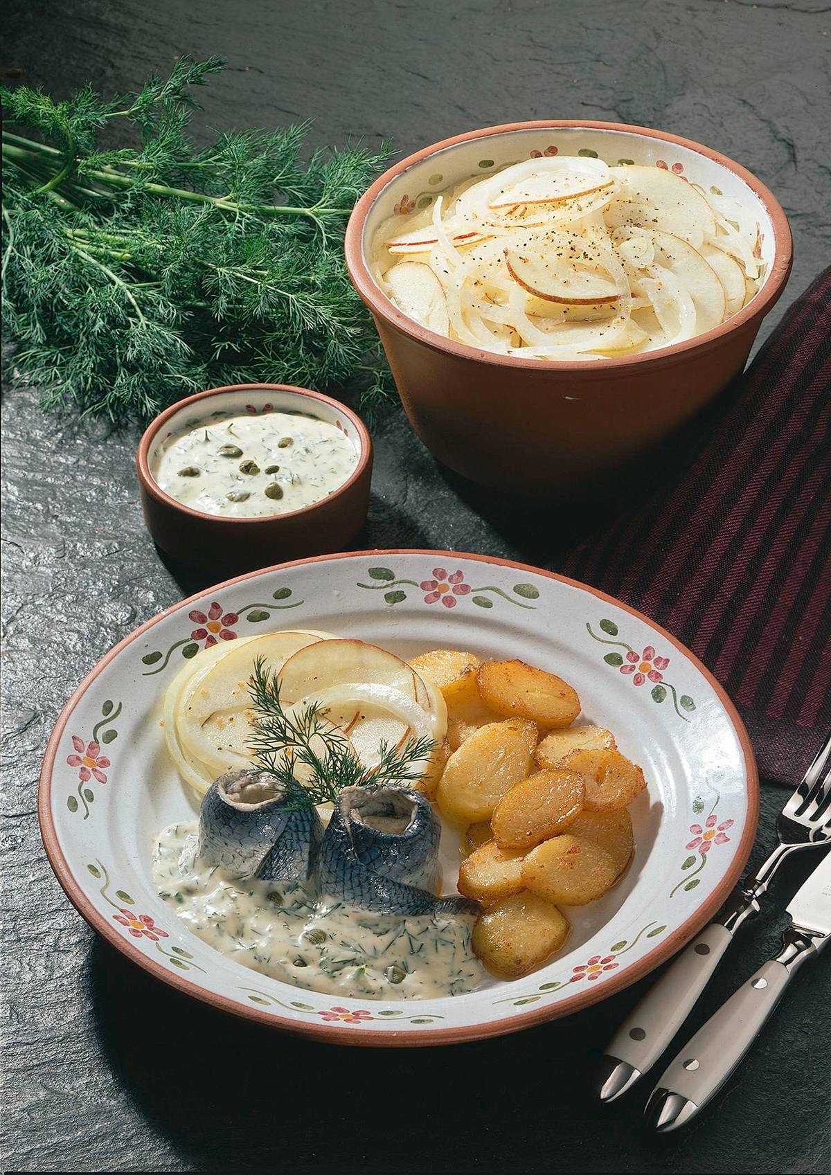 Bismarckheringe mit Dill-Kapern-Soße Rezept