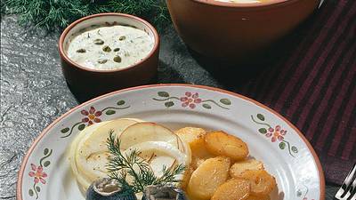 Bismarckheringe mit Dill-Kapern-Soße Rezept - Foto: House of Food / Bauer Food Experts KG
