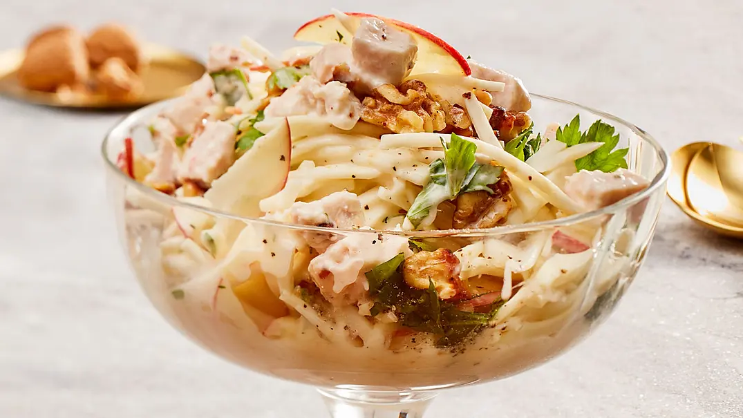 Bite The Big Apple Waldorfsalat mit Hähnchen Rezept - Foto: LECKER @ Bauer Media Group Bite The Big Apple Waldorfsalat mit Hähnchen Rezept - Foto: LECKER @ Bauer Media Group