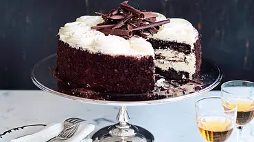 Black-Coffee-Cake mit Schlag Rezept - Foto: LECKER @ Bauer Media Group Black-Coffee-Cake mit Schlag Rezept - Foto: LECKER @ Bauer Media Group