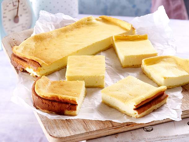 Blätterteig-Käsekuchen vom Blech Rezept