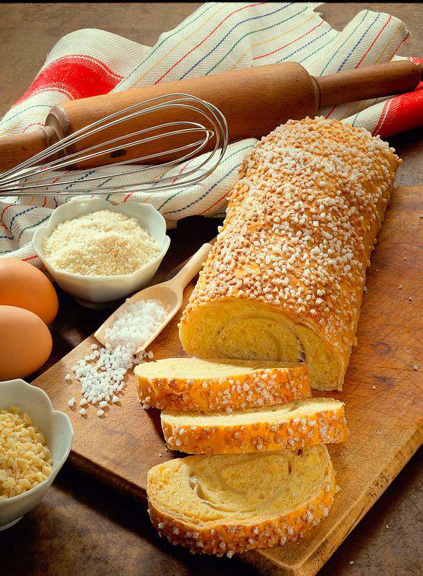 Blätterteig-Mandel-Strudel Rezept | LECKER