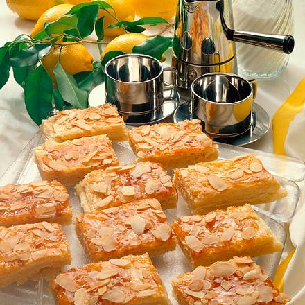 Blätterteig-Zitronen-Schnitten Rezept Blätterteig-Zitronen-Schnitten Rezept