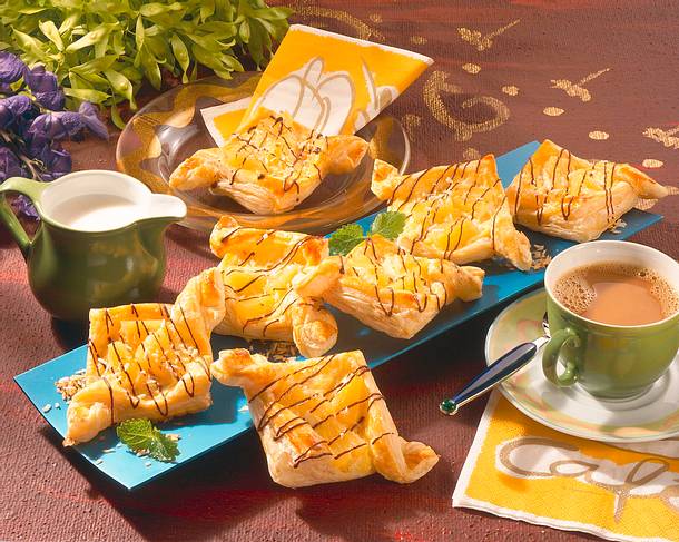 Blätterteiggebäck mit Ananas Rezept Blätterteiggebäck mit Ananas Rezept