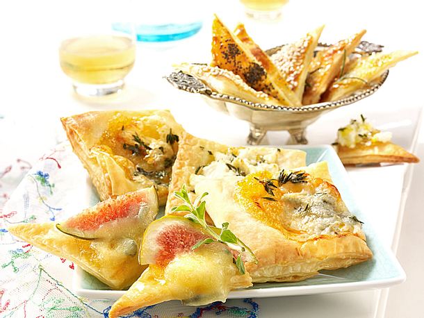 Blätterteighappen mit Gorgonzola und Schafskäse