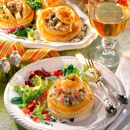 Blätterteigpastete mit Pilz-Kasselerfüllung Rezept Blätterteigpastete mit Pilz-Kasselerfüllung Rezept