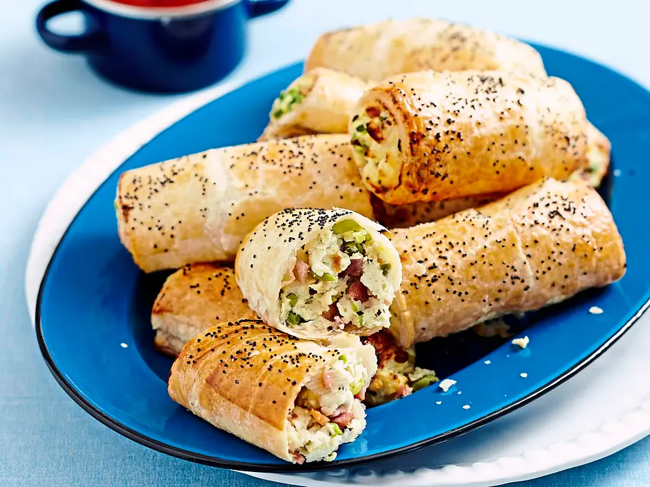 Blätterteigrollen mit Ricotta, Speck und Erbsen Rezept Blätterteigrollen mit Ricotta, Speck und Erbsen Rezept