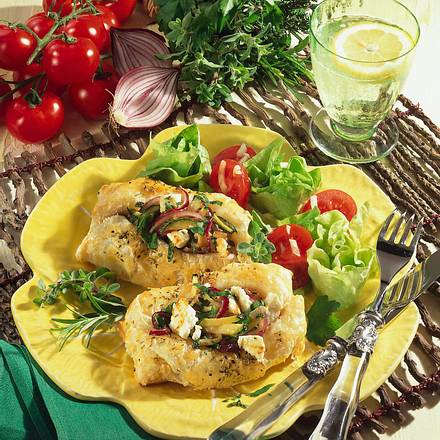 Blätterteigtaschen mit Schafskäse Rezept Blätterteigtaschen mit Schafskäse Rezept