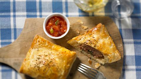 Blätterteig mit Mett-Fenchelfüllung Rezept - Foto: Pretscher, Tillmann