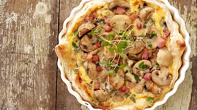 Blätterteig-Quiche mit Champions & Thymian Rezept - Foto: LECKER @ Bauer Media Group