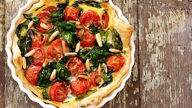 Blätterteig-Quiche mit Spinat & Tomaten Rezept - Foto: House of Food / Bauer Food Experts KG