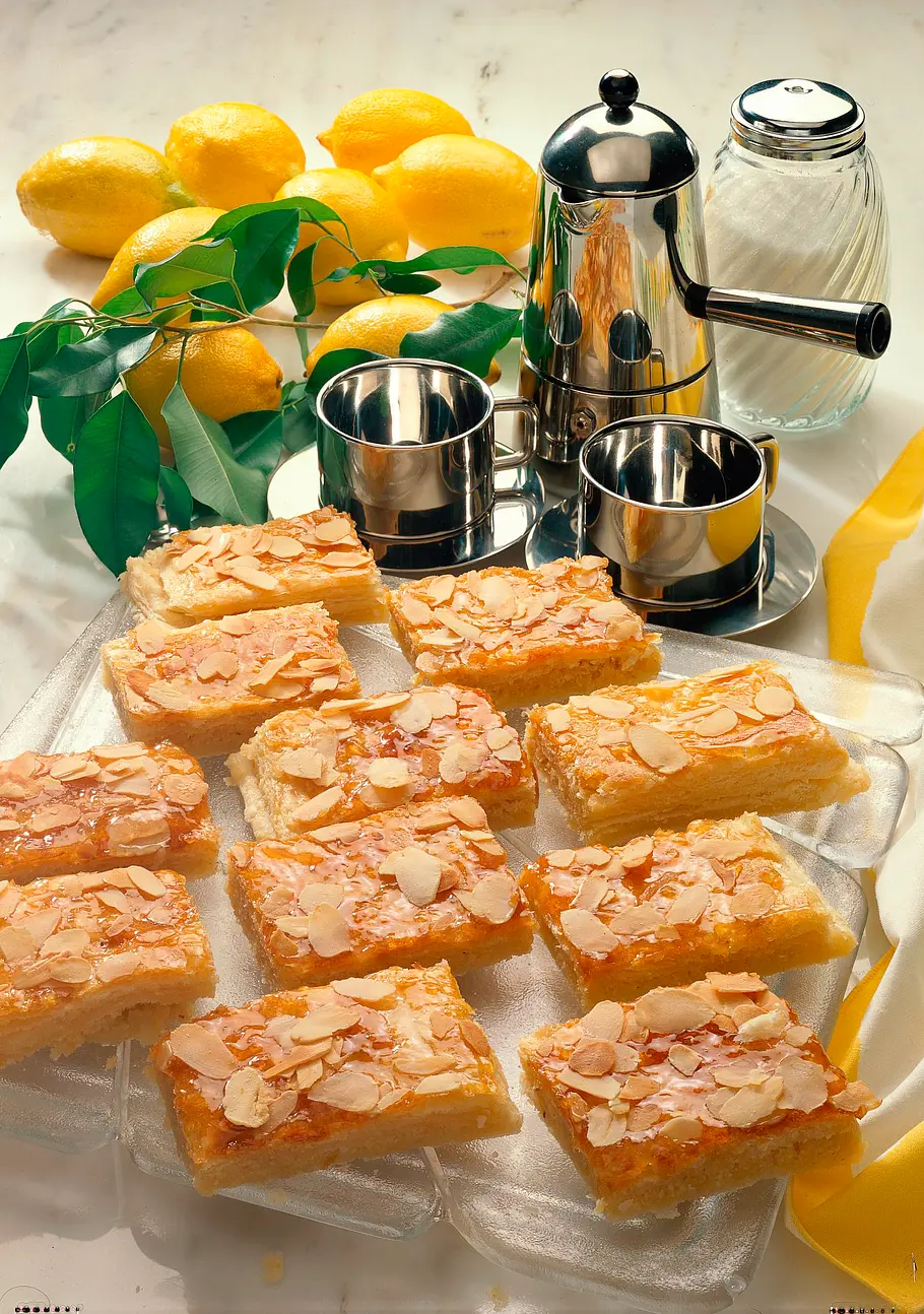 Blätterteig-Zitronen-Schnitten Rezept Blätterteig-Zitronen-Schnitten Rezept