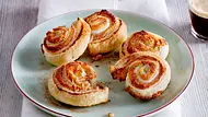 Blätterteigschnecken mit Haselnuss-Marzipan-Füllung Rezept - Foto: LECKER @ Bauer Media Group