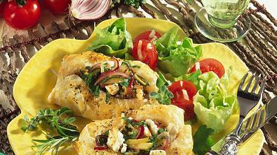 Blätterteigtaschen mit Schafskäse Rezept - Foto: LECKER @ Bauer Media Group