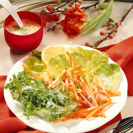 Blattsalat mit Buttermilchdressing Rezept Blattsalat mit Buttermilchdressing Rezept