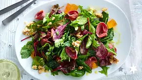 Blattsalate mit Entenbrust und Weingelee Rezept - Foto: LECKER @ Bauer Media Group Blattsalate mit Entenbrust und Weingelee Rezept - Foto: LECKER @ Bauer Media Group
