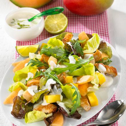 Blattspinat mit Mango & Putenstreifen Rezept